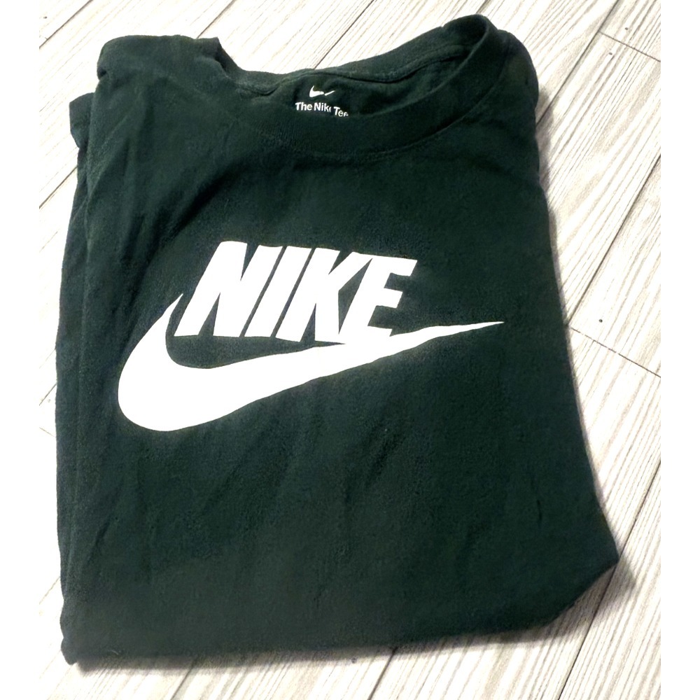The Nike Tee T-shirt Short Sleeve Green Adult Mens Womens Unisex‎ Size Medium
